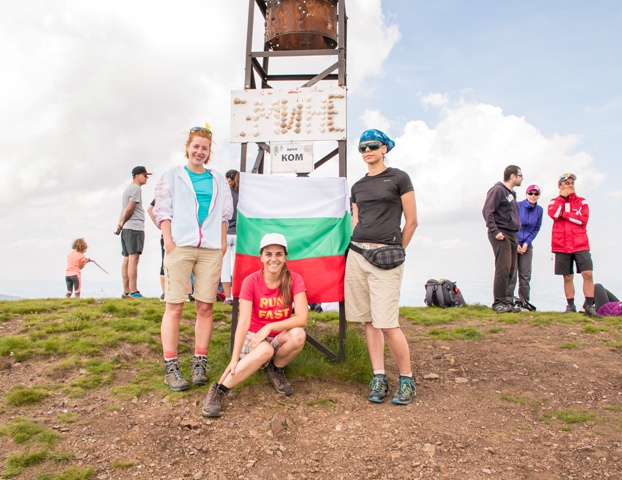 Three girls in front of Peak Kom