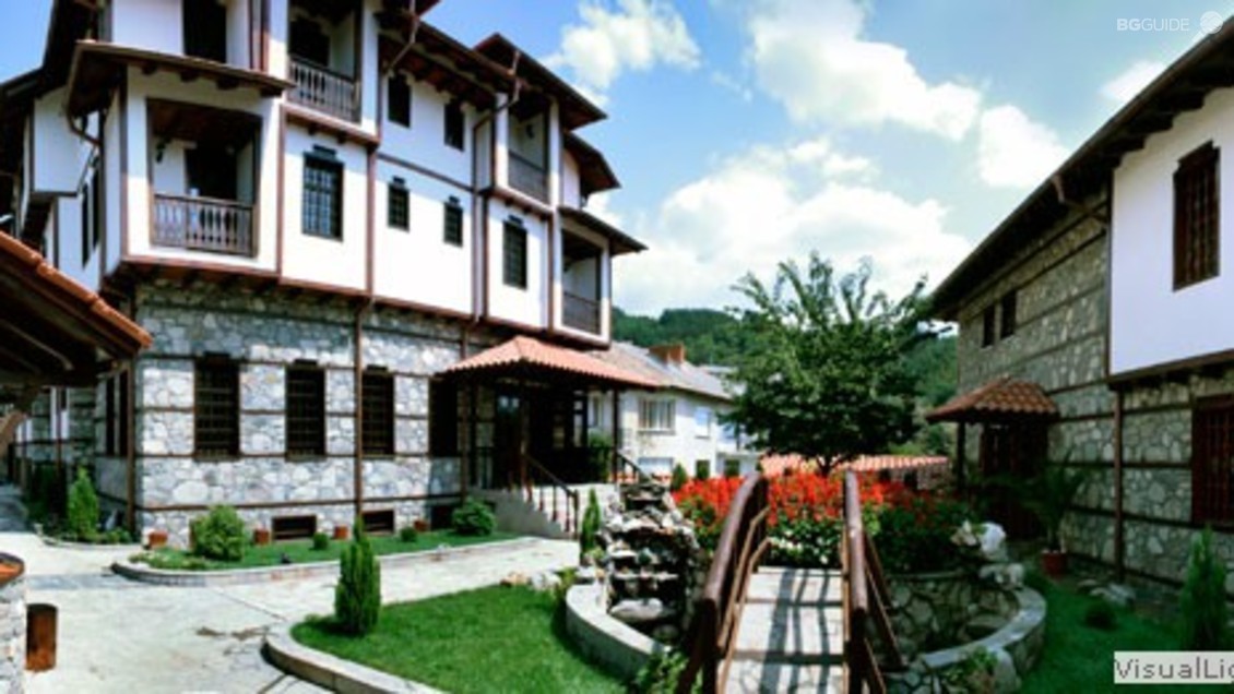 Комплекс Енчеви Страноприемници