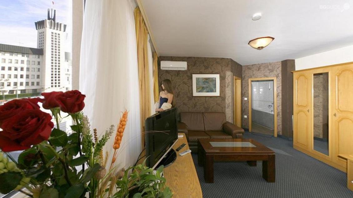 Хотел "Авион"