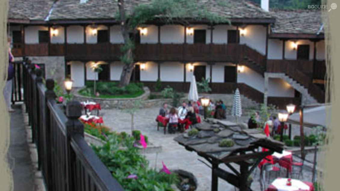 Семеен хотел "Фенерите"