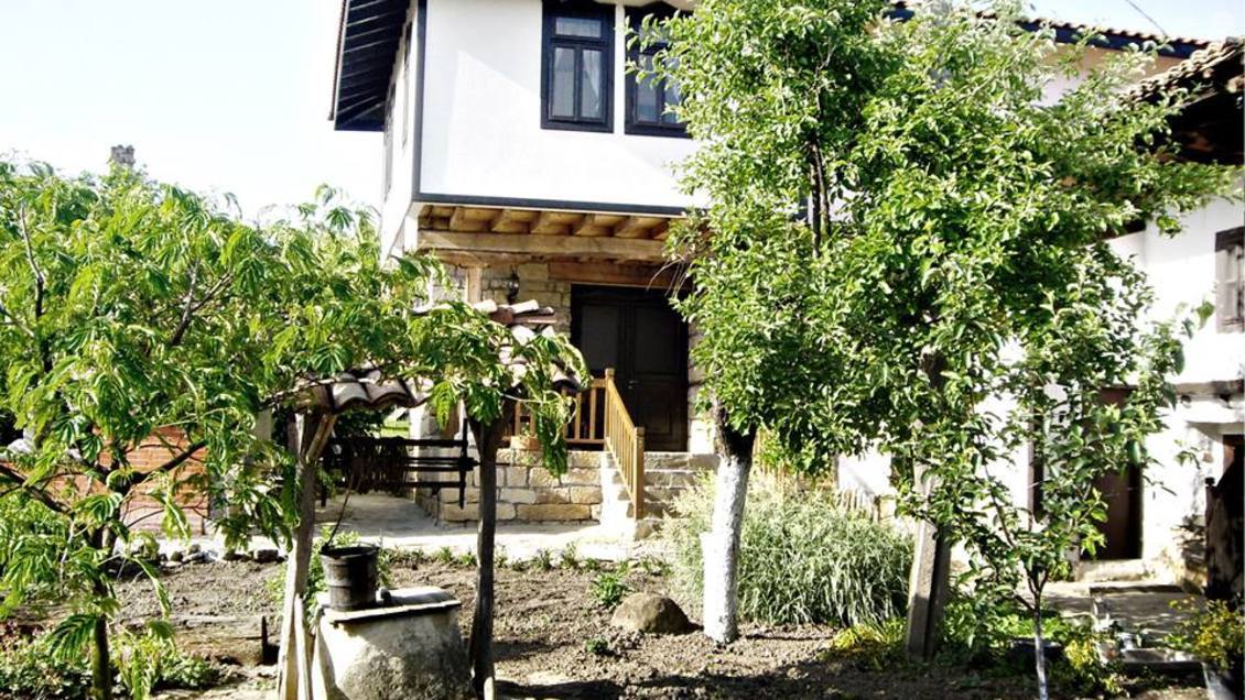 "Мутафова къща"