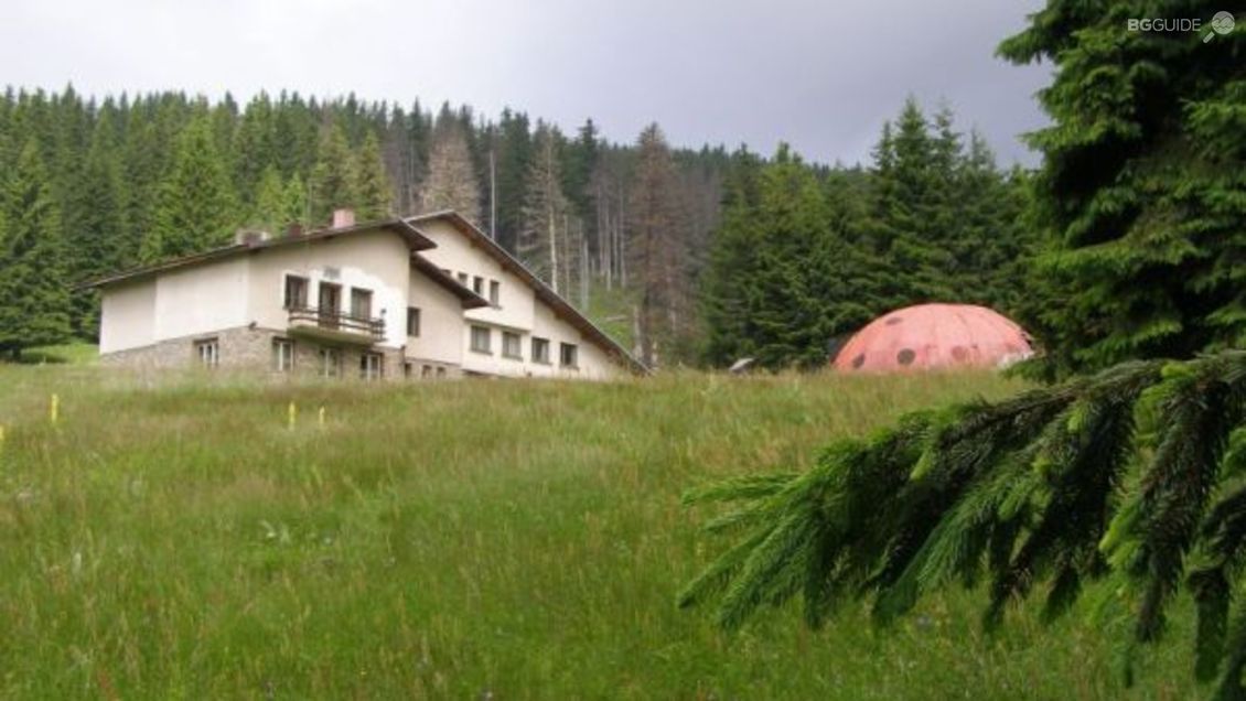 Хижа Момина поляна