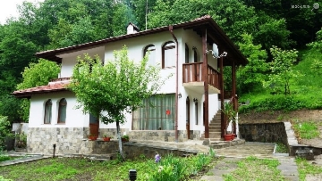 Къщи за гости "Карма"