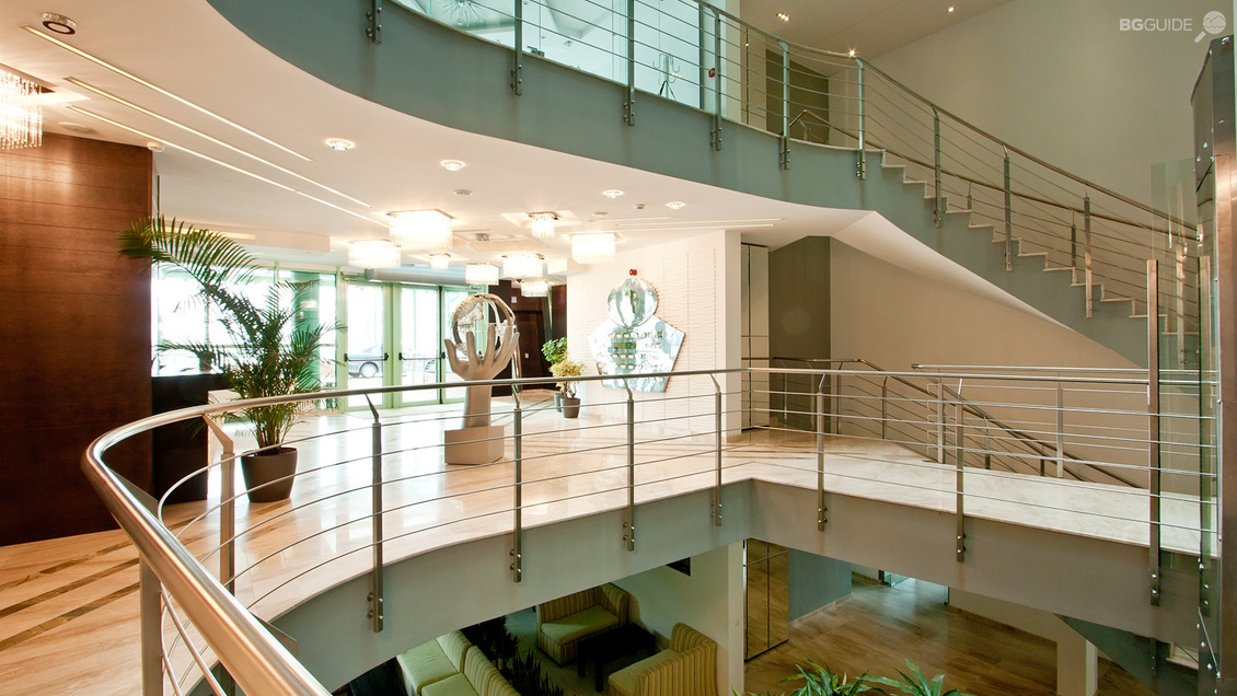 Хотел "Земята и хората"