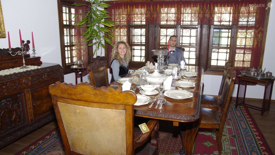 Дечкова къща