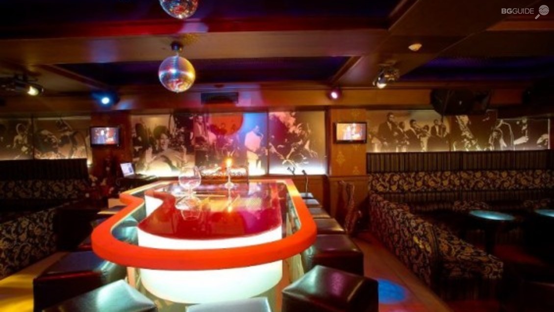 ПИАНО БАР „ЧИКАГО“