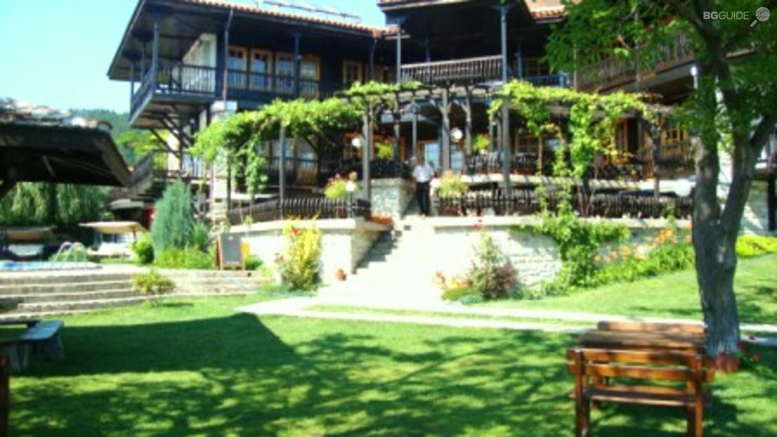 Семеен хотел "Трифон Зарезан"