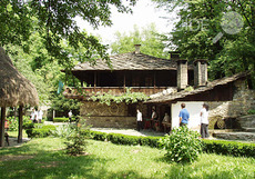 01_230x161_crop_558e0ee781